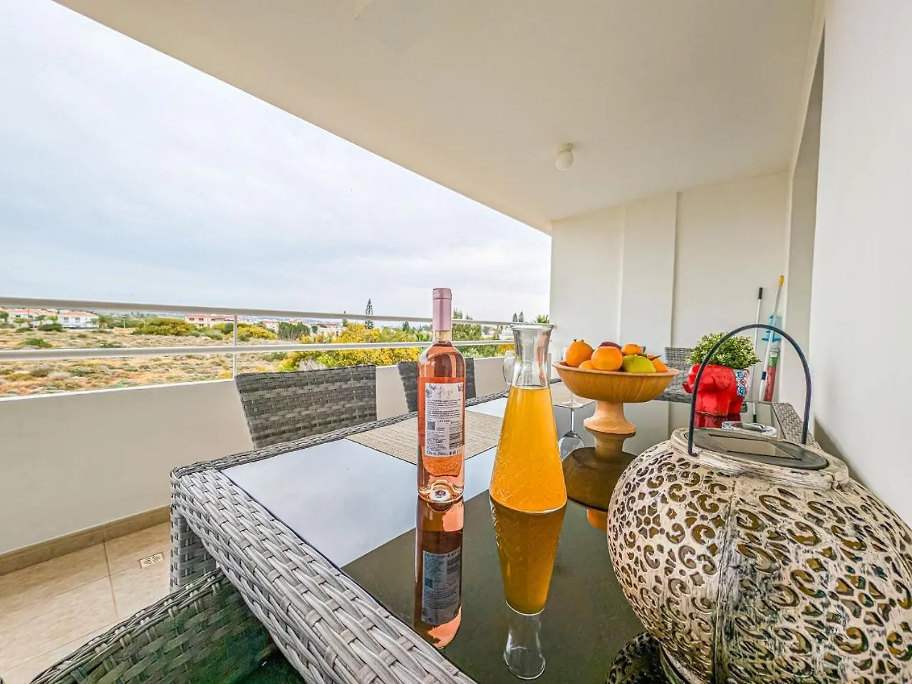 Nissi Beach Pool View Apartment Free Wifi アヤナパ