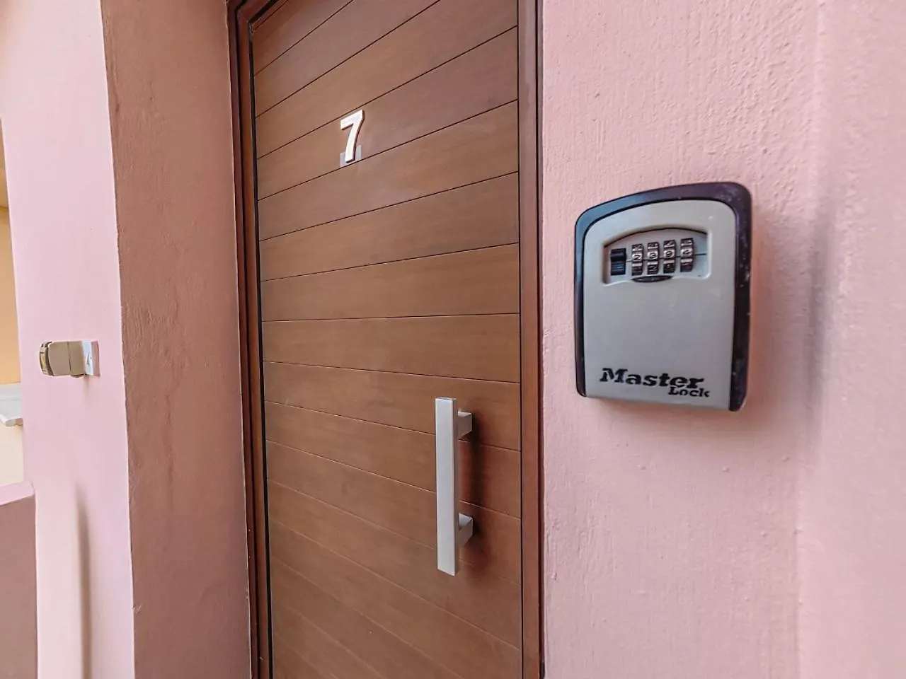 Nissi Beach Pool View Apartment Free Wifi アヤナパ キプロス